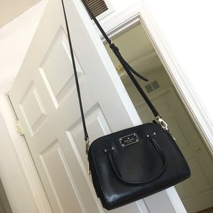 • BLACK KATE SPADE CROSSBODY •